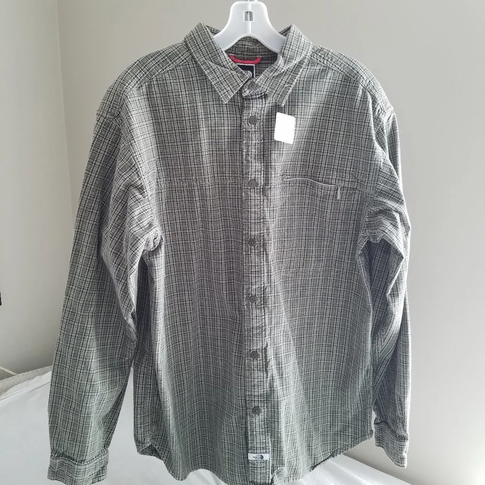 The North Face Mens Size L LS Shirt